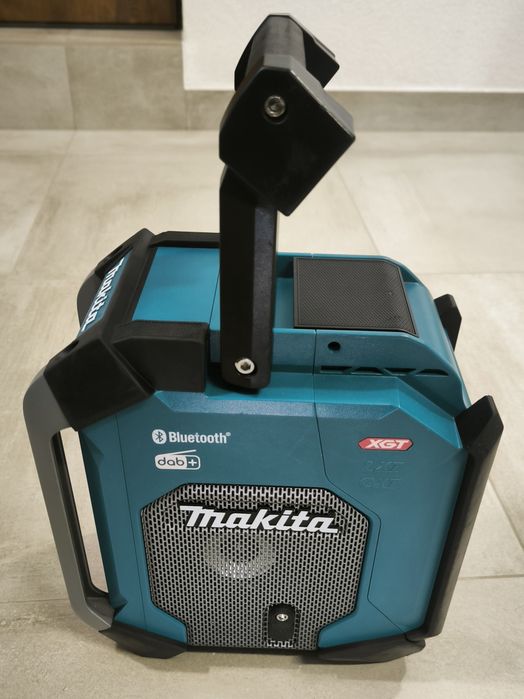 Radio Makita MR007G