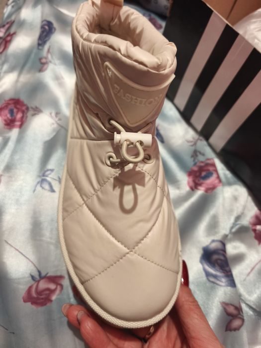 Сапожки цвет бежевый