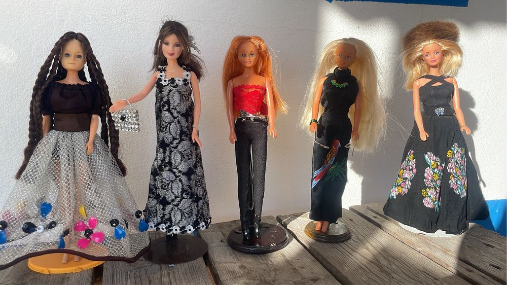 Conjunto 5 Barbies