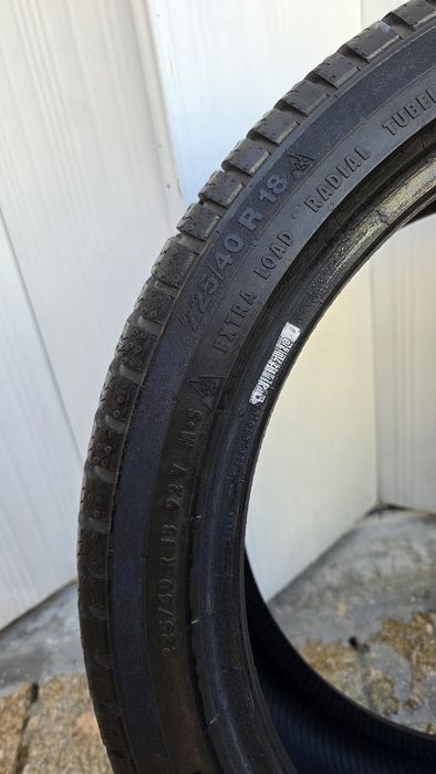 2 Pneus Continental - Como Novos