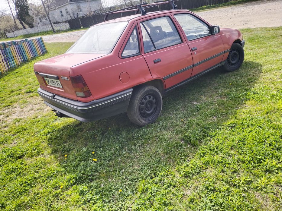 Опель Кадет 1.3 бензин