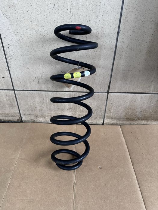 Пружина задня Volkswagen jetta 6. Golf