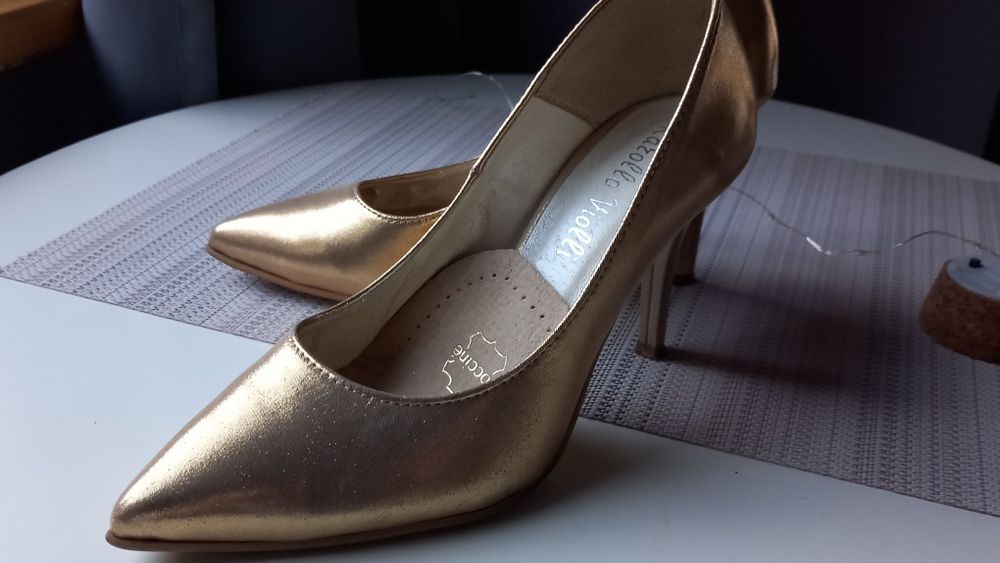 Złote szpilki skóra naturalna. 36,5/37