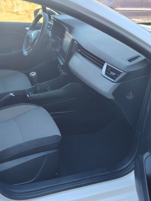 Renault Clio bifual com apenas 33500 km