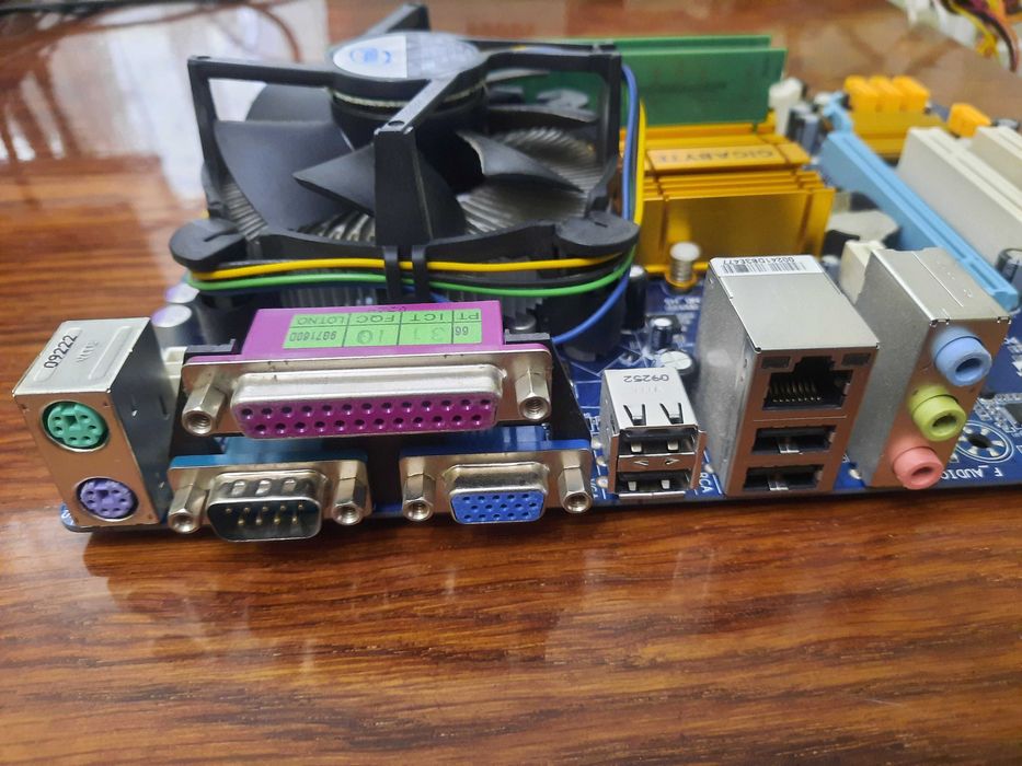 Системна плата GIGABYTE-GA-G31M-ES2L +  процесор E7500 + пам’ять 2Гб