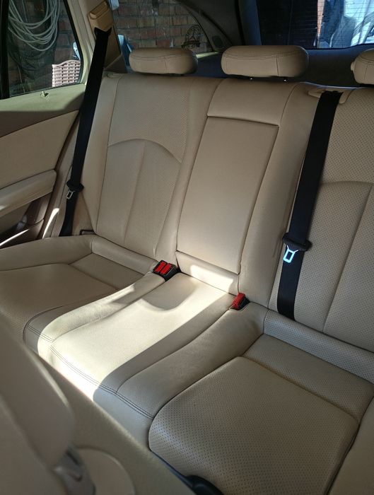 Продається MERCEDES -BENZ E220