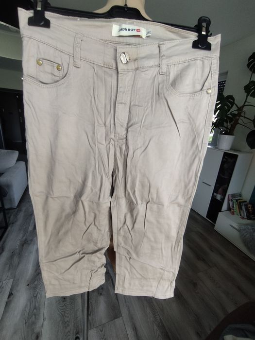 R.40 beżowe rybaczki spodenki szorty damskie Bermudy