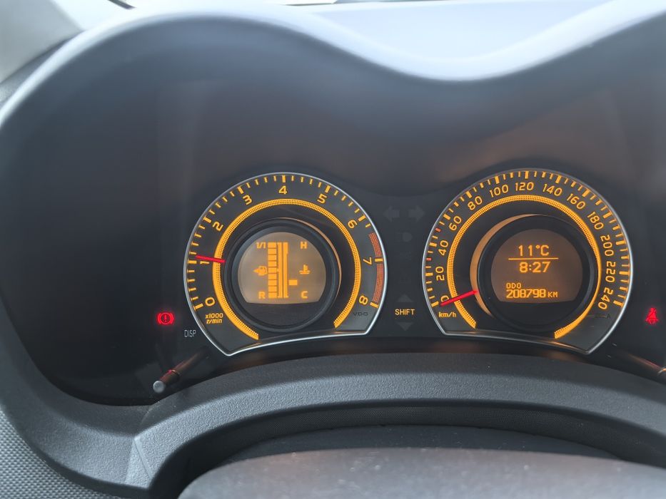 Sprzedam Toyotę Auris 1,6 b.