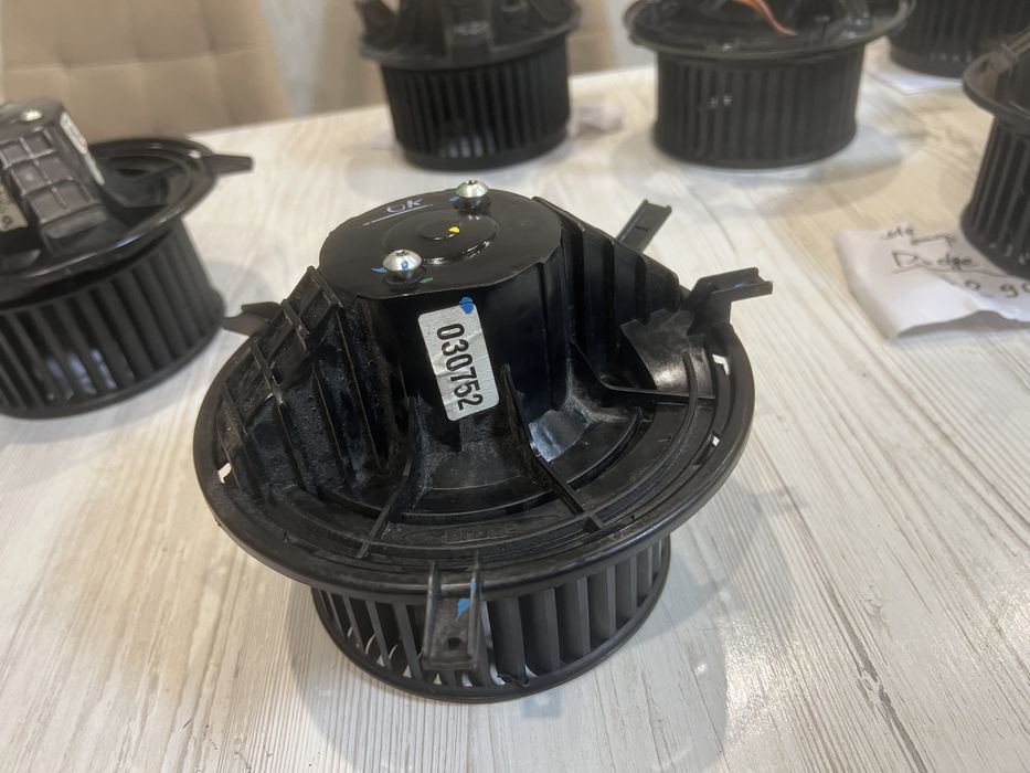 Вентилятор Dodge Journey 990773024x