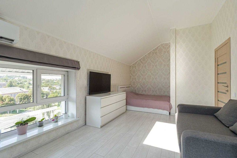 Продаж двокімнатної  квартири 55 м.кв. в ЖК Хотів