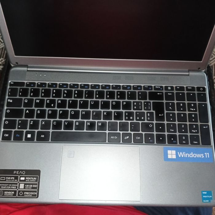PEAQ Classic C151V 4/128 ssd