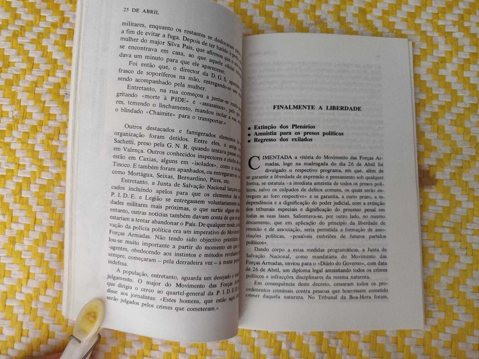 25 DE ABRIL - Documento -