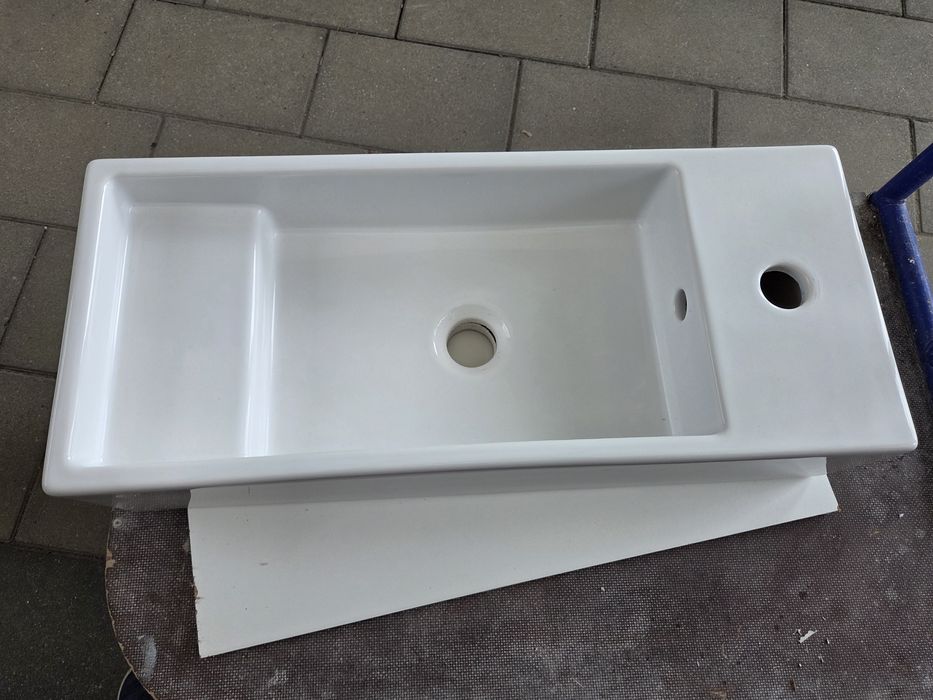 Umywalka nablatowa 62x24,5. Wys. 14cm
