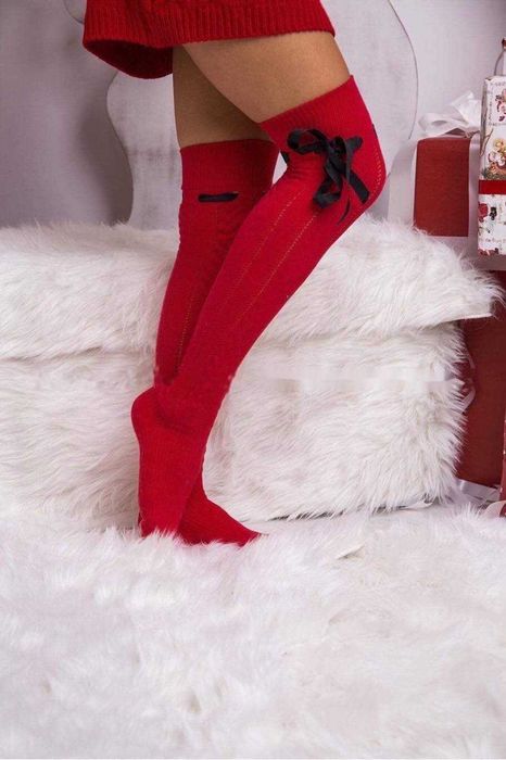Jednokolorowe zakolanówki świąteczne ze wstążeczkami czerwone