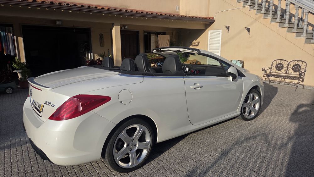 Pegeout 308 CC em ótimo estado de conservação com apenas 48.000 km de único dono.