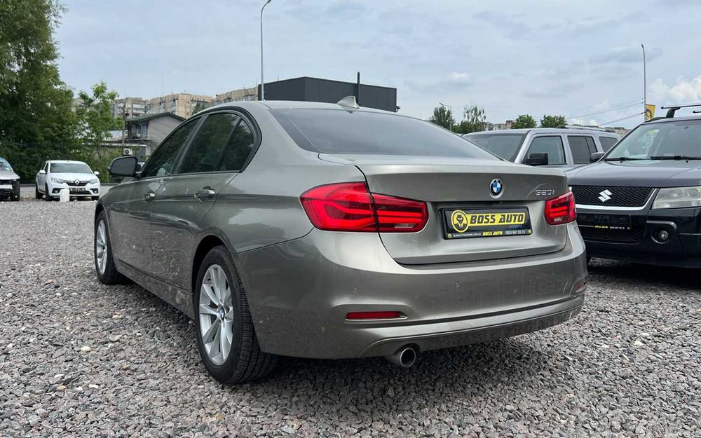 BMW 320 I 2017 року