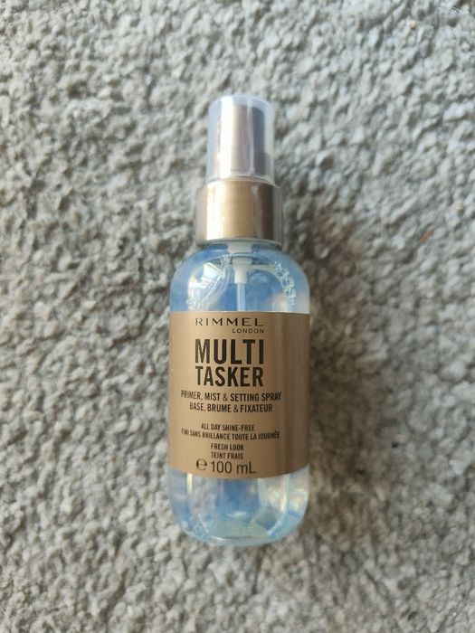 Maquilhagem Rimmel com nécessaire