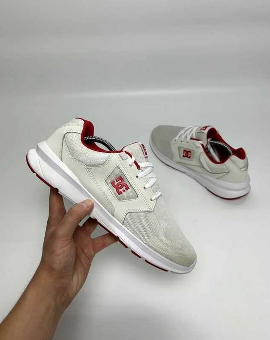 DC Shoes rozmiar 42 białe czerwone sneakersy sportowe casual