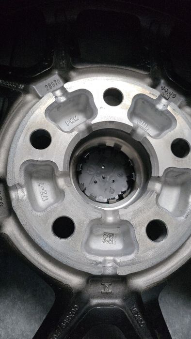 Nowe oryginalne  felgi 17 cali jeep wrangler / grand cherokee