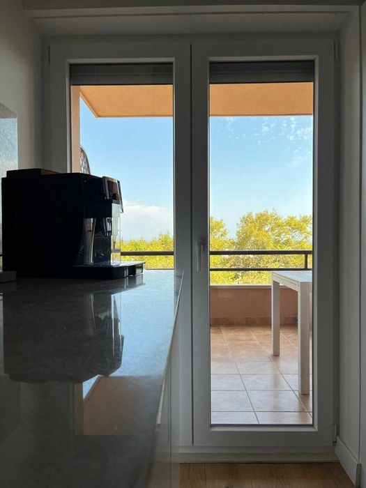 Custom-made Window Frames428731494229626881