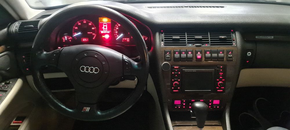 Audi A8 S8 4200 V8
