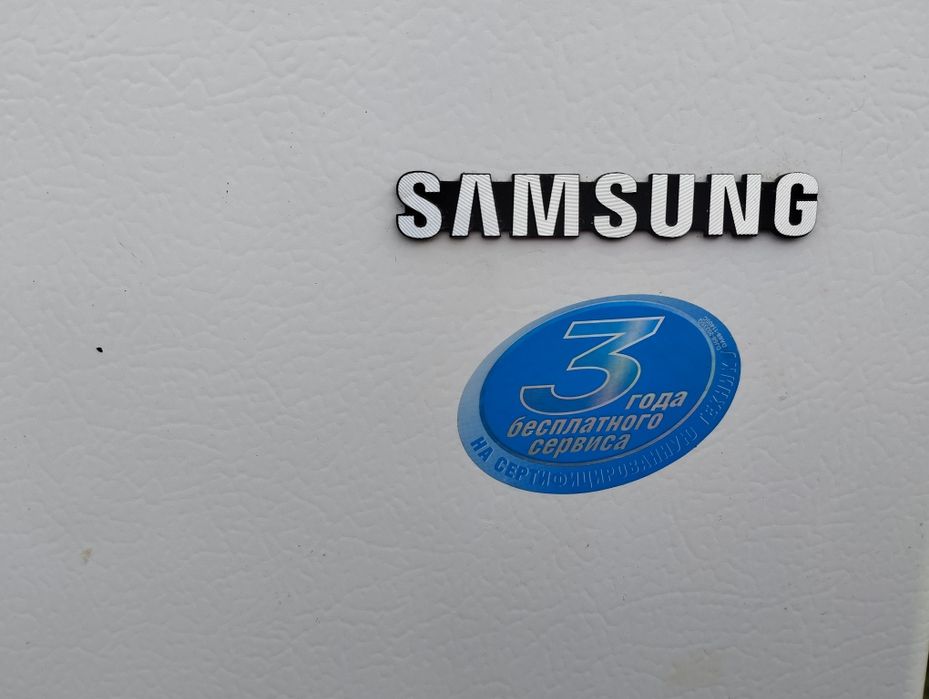 Холодильник Самсунг сухая заморозка.