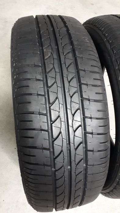 Dois pneus novos 185/55R15 82T Bridgestone, Renault Clio2, Opel CorsaC