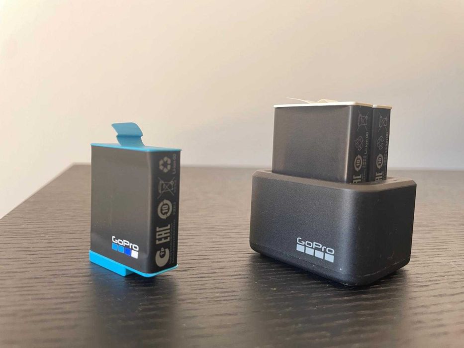 GoPro HERO9 Black + 3 Baterias, Carregador, 2 Estojos e Kit de Acessórios