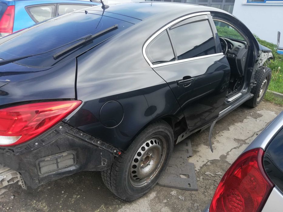 Opel Insygnia 12r. Servo , ABS , hamulec ręczny i inne cześci