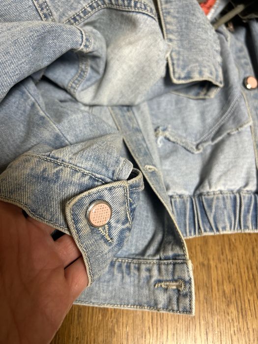 Джинсова куртка на дівчинку