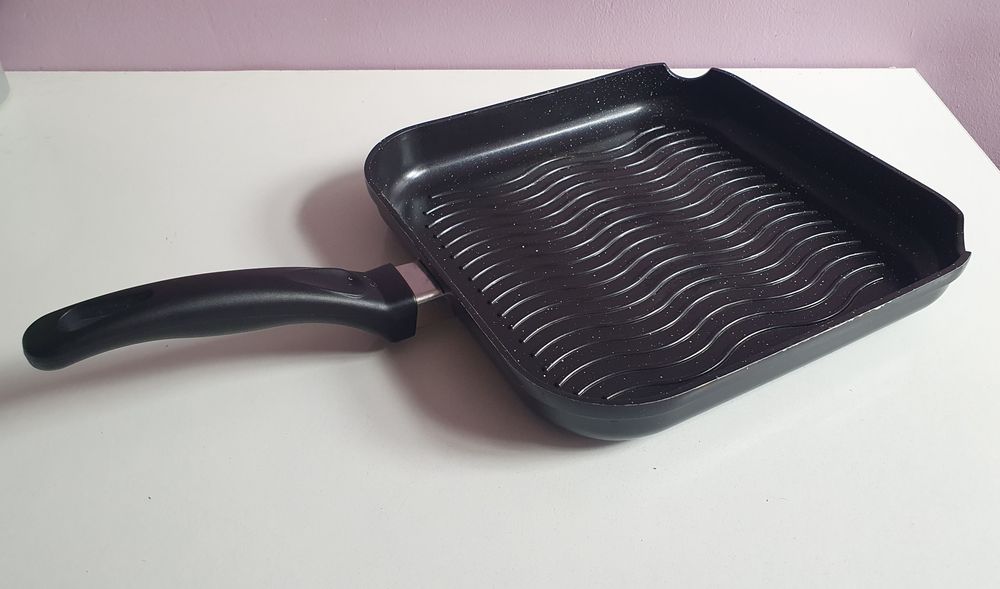 Patelnia Ernesto - grillowa żeliwna - 29 cm duża