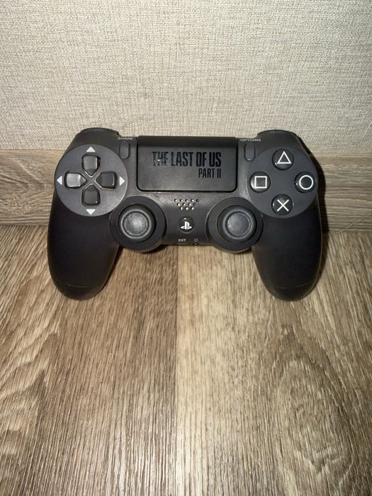 PlayStation 4 Pro The Last of Us II Limited Edition + 2 DualShock + 4 игры