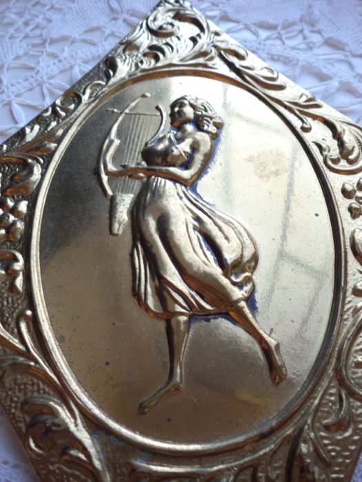 картина панно плакетка Девушка с лирой латунь Англия