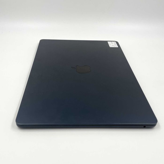 940$ MacBook Air 15" 2024 MRYU3 M3 / 8 GB / 256gb SSD