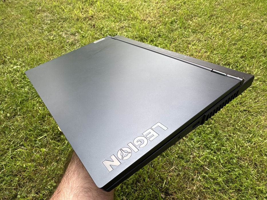 Lenovo Legion 15ITH6 запчастини або під ремонт