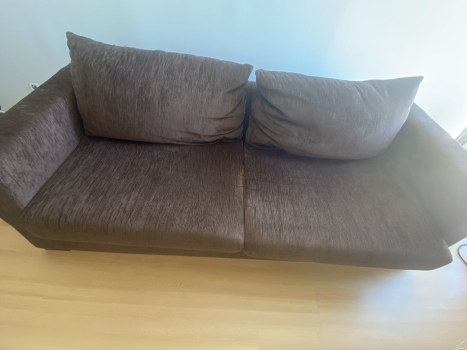 Sofa castanho escuro