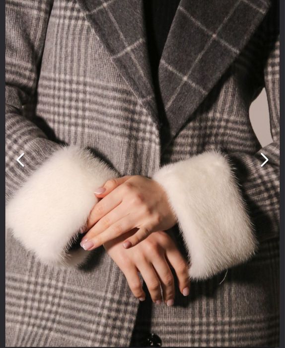 Вовняне пальто з норковим коміром та рукавами (знімаються)