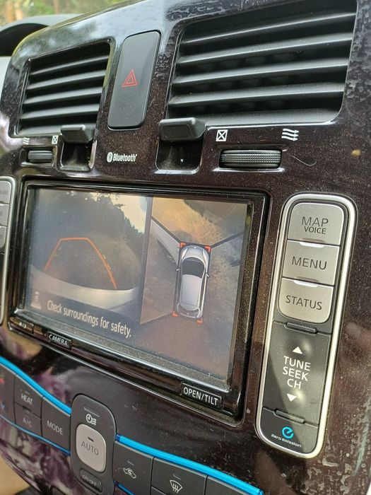 Продам Nissan Leaf