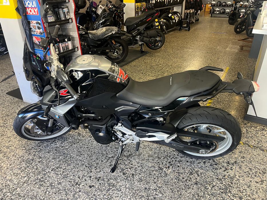 BMW F 900 R de 2020. Modos Condução "Pro". Bom estado