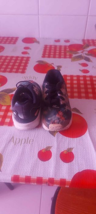 Sapatilhas adidas start wars