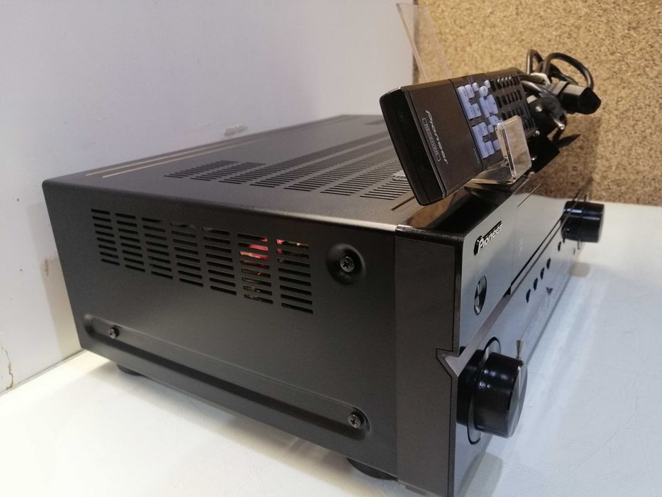 Amplituner PIONEER VSX -420 plus PILOT