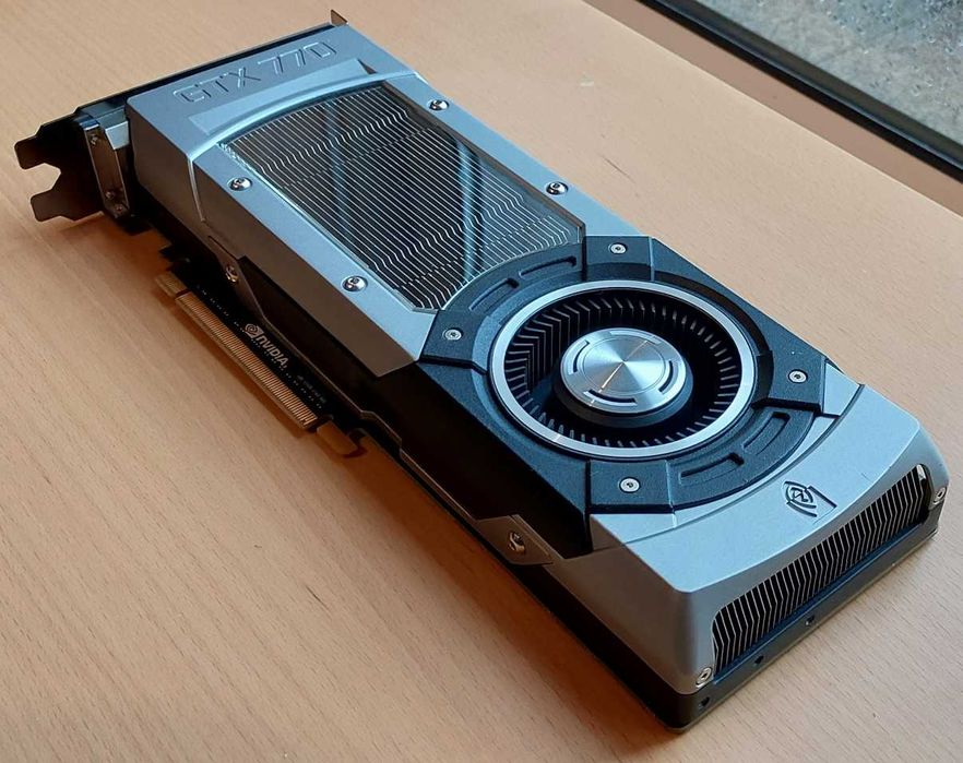 Placa gráfica NVIDIA GeForce GTX 770 - Founders Edition