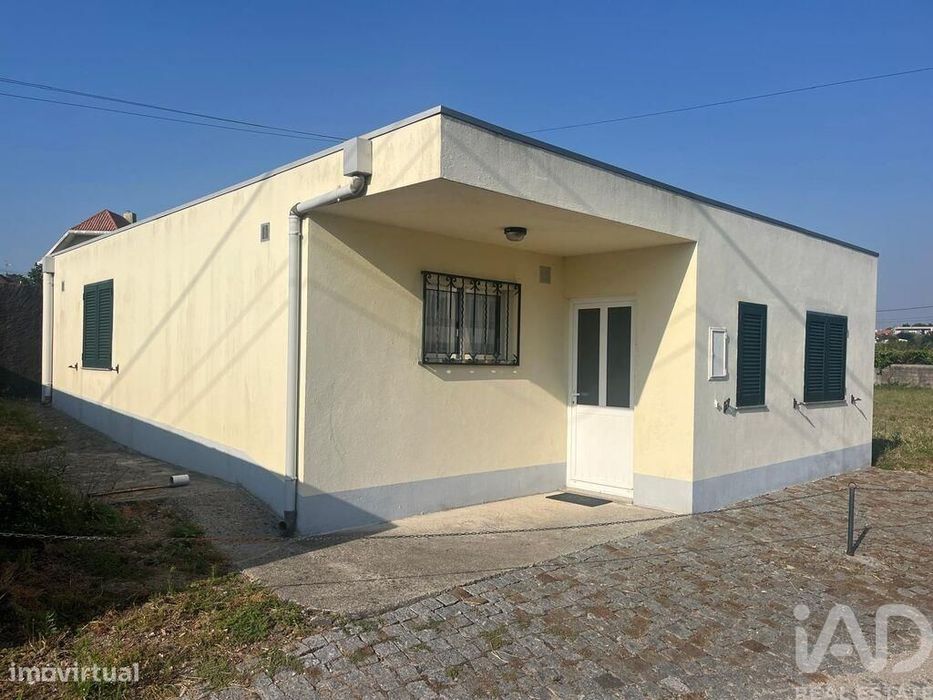 Moradia térrea T2 em Antas de 67 m2