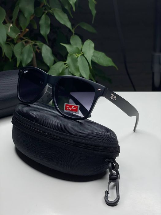 Сонцезахисні окуляри Ray Ban Wayfarer чоловічі UV400 чорні