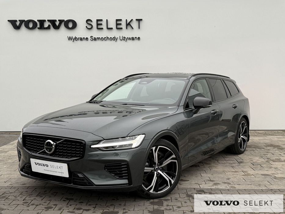Volvo V60 T8 Ultra Dark | Bowers & Wilkins | Masaże | Wentylacja | Hak | FV23% |