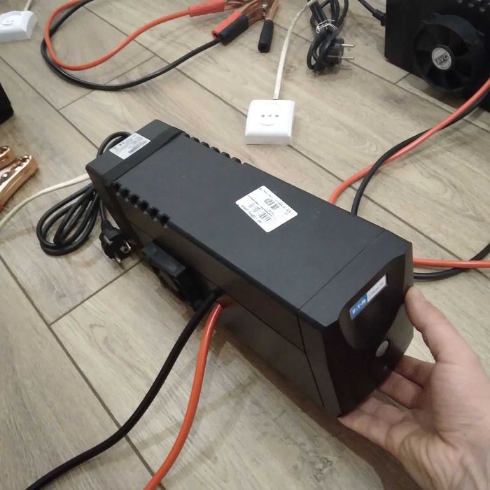 UPS ДБЖ ИБП EATON\Mustek 480W ( Інвертор , Безперебійник) 12 - 220