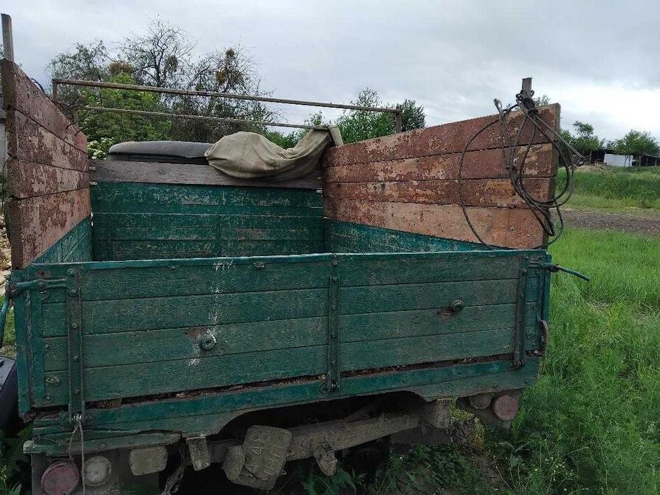 Продам уаз бортовий на повному ходу всі питання по тел +380 98 649 5689