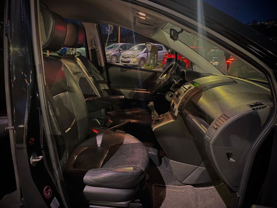 Mazda 5 2.0 7 Seater — photo 5