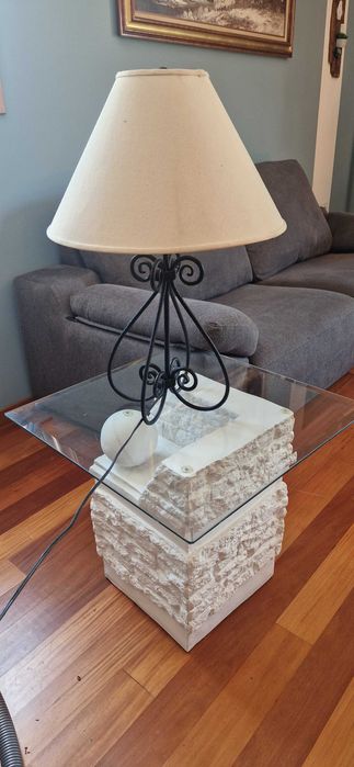 Conjunto de 3 mesas para a sala e candeeiros