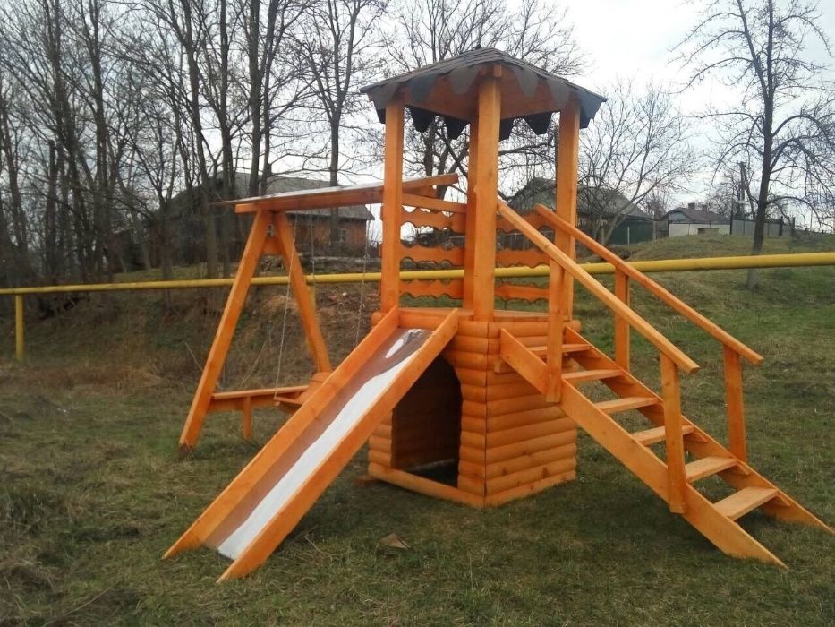 Альтанки ,  гойдалки.